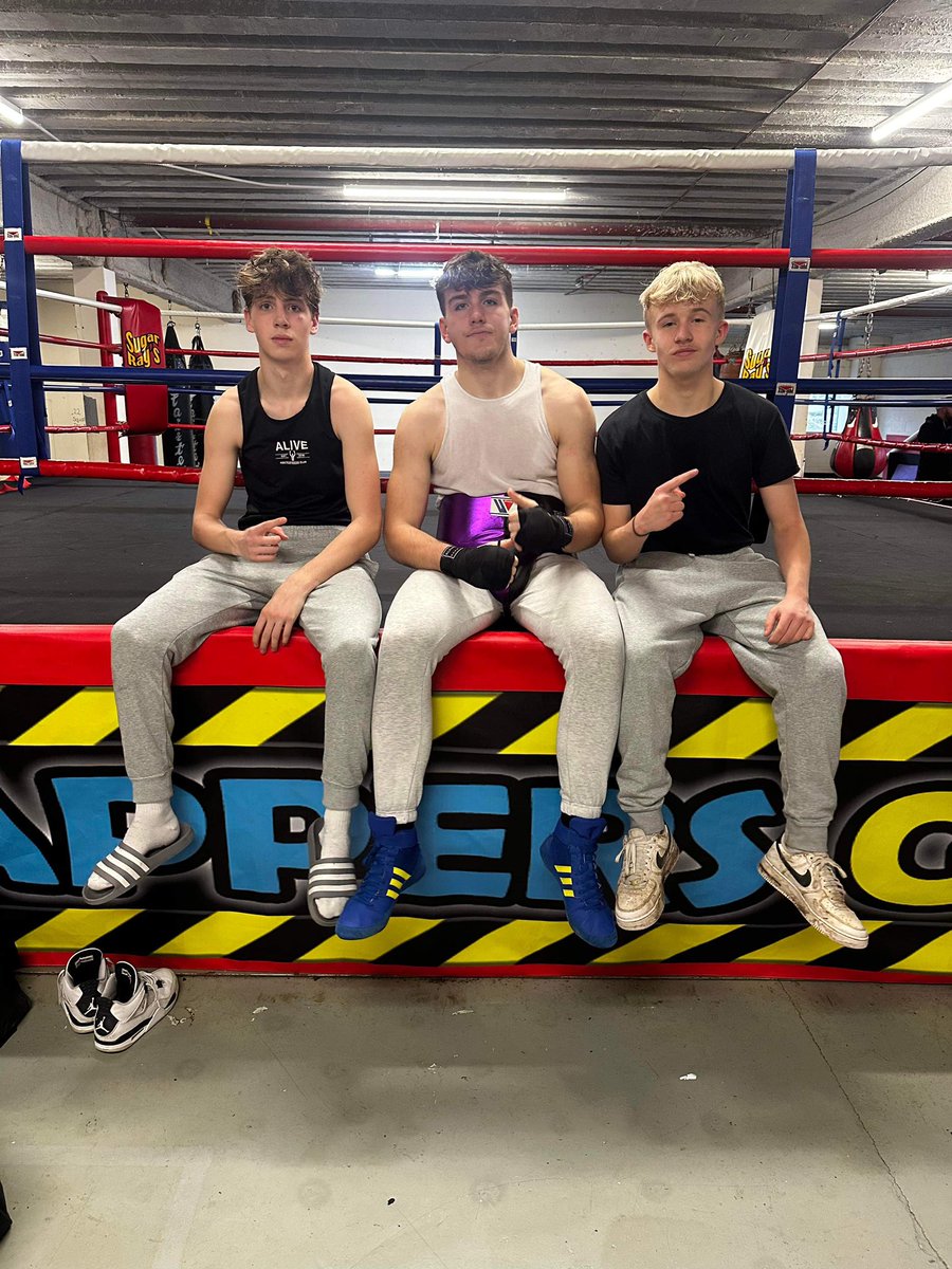 Alive_ABC's tweet image. 13 boxers up at the Wilts/Glos ABA squad session today. Nice work and valuable experience for all. #DurringtonBoxing #AlwaysLearning