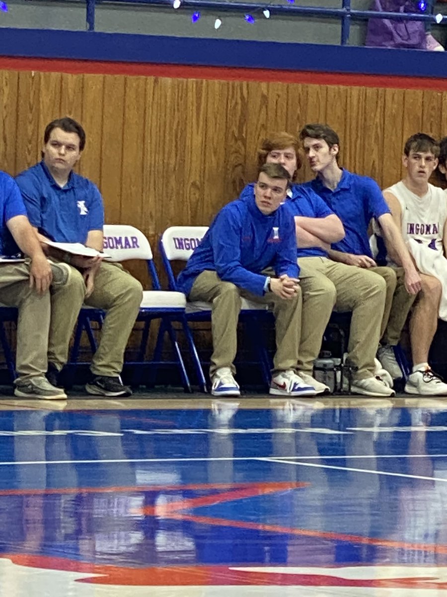 I really enjoyed my trip to Ingomar last night to see @g_spence_ coach. The team looked really good. I bet Gray is an awesome 6th grade math teacher. It was so nice to see Mr. Spencer too. I hope Ingomar has a great season.