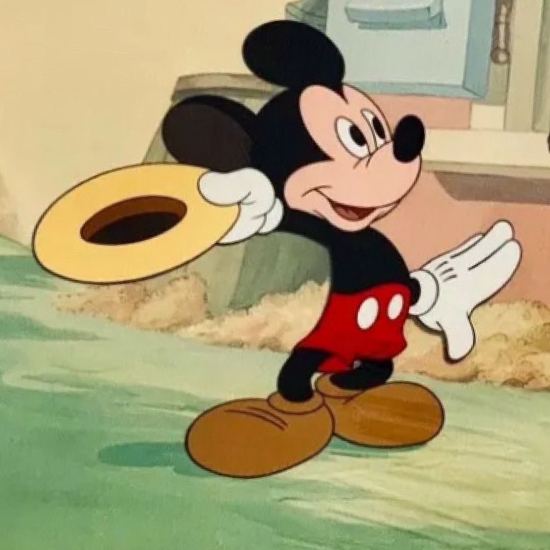 RingosTv's tweet photo. Happy Birthday to THIS GUY! Mickey, you’re the greatest! ❤️Catch #MickeyMouse and more of your favorite #disney friends in our curated collection at our early Black Friday event going on NOW. https://t.co/cjoAhI7Mat  #MickeyMouse  #collectibles #art #vintage #blackfriday https://t.co/7S6tMt9OJD