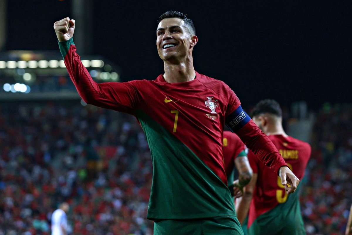 B24PT's tweet photo. Ronaldo em apuramentos para Europeus:

✅ 𝗔𝗽. 𝗘𝘂𝗿𝗼 𝟮𝟬𝟬𝟴: 8 golos em 13 jogos
✅ 𝗔𝗽. 𝗘𝘂𝗿𝗼 𝟮𝟬𝟭𝟮: 7 golos em 8 jogos
✅ 𝗔𝗽. 𝗘𝘂𝗿𝗼 𝟮𝟬𝟭𝟲: 5 golos em 6 jogos
✅ 𝗔𝗽. 𝗘𝘂𝗿𝗼 𝟮𝟬𝟮𝟬: 11 golos em 8 jogos
✅ 𝗔𝗽. 𝗘𝘂𝗿𝗼 𝟮𝟬𝟮𝟰: 10 golos em 9 jogos

Obrigado. ❤️