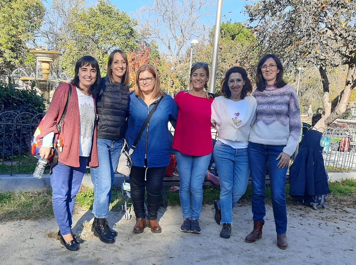 Así terminamos la jornada de hoy con todas las entidades de <a href="/EstatalFamilias/">Red Estatal Entidades Familias Monoparentale</a> 
Salimos reforzadas.
Mañana de debates e ideas, convencidas y unidas en la defensa de los derechos de nuestros hijos e hijas.

Gracias al equipo de <a href="/fams_familias/">FAMS</a> por su buen hacer con toda la logística