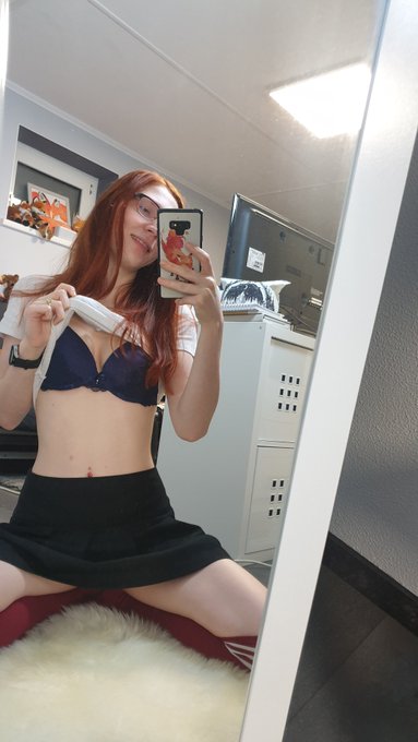 So kann man auch mal einen "Guten Morgen" w&uuml;nschen.. Oder ?? https://t.co/sFJJdRDMYs<a href="/tag/gamergirl"class="tags"><span>#gamergirl</span></a><a href="/tag/twitchstreamer"class="tags"><span>#twitchstreamer</span></a>