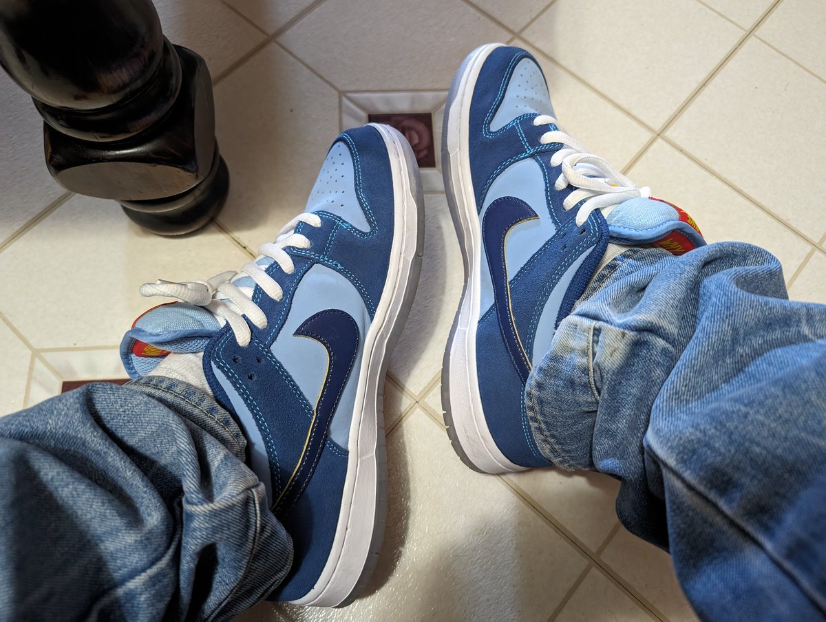 Sn3ak3r_Fr3ak3r's tweet photo. #WDYWT Why So Sad Lows .. #YourSneakersAreDope #WhySoSad #AtmosCollectorsClub #SnkrsLiveHeatingUp #NiceKicks #SnkrsKickCheck https://t.co/c0hXQNc0Kq