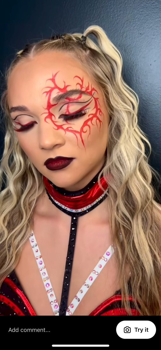 DeviousKami's tweet photo. Bask in the glory of your queen… she’s reborn as not only the queen of the black throne but as it’s champion https://t.co/d377VoH3zv