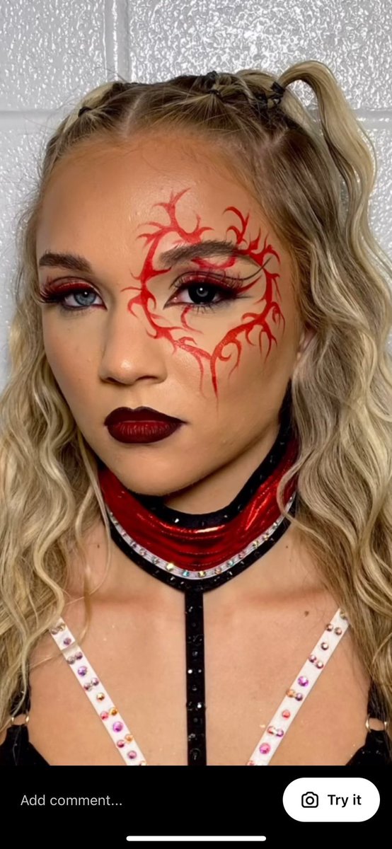 DeviousKami's tweet photo. Bask in the glory of your queen… she’s reborn as not only the queen of the black throne but as it’s champion https://t.co/d377VoH3zv