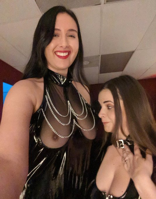 Height difference with @KelleMartina! We just got done filming a hot, intense strap on session with one<a class="tags" href="/tag/kellemartina">@kellemartina</a>
