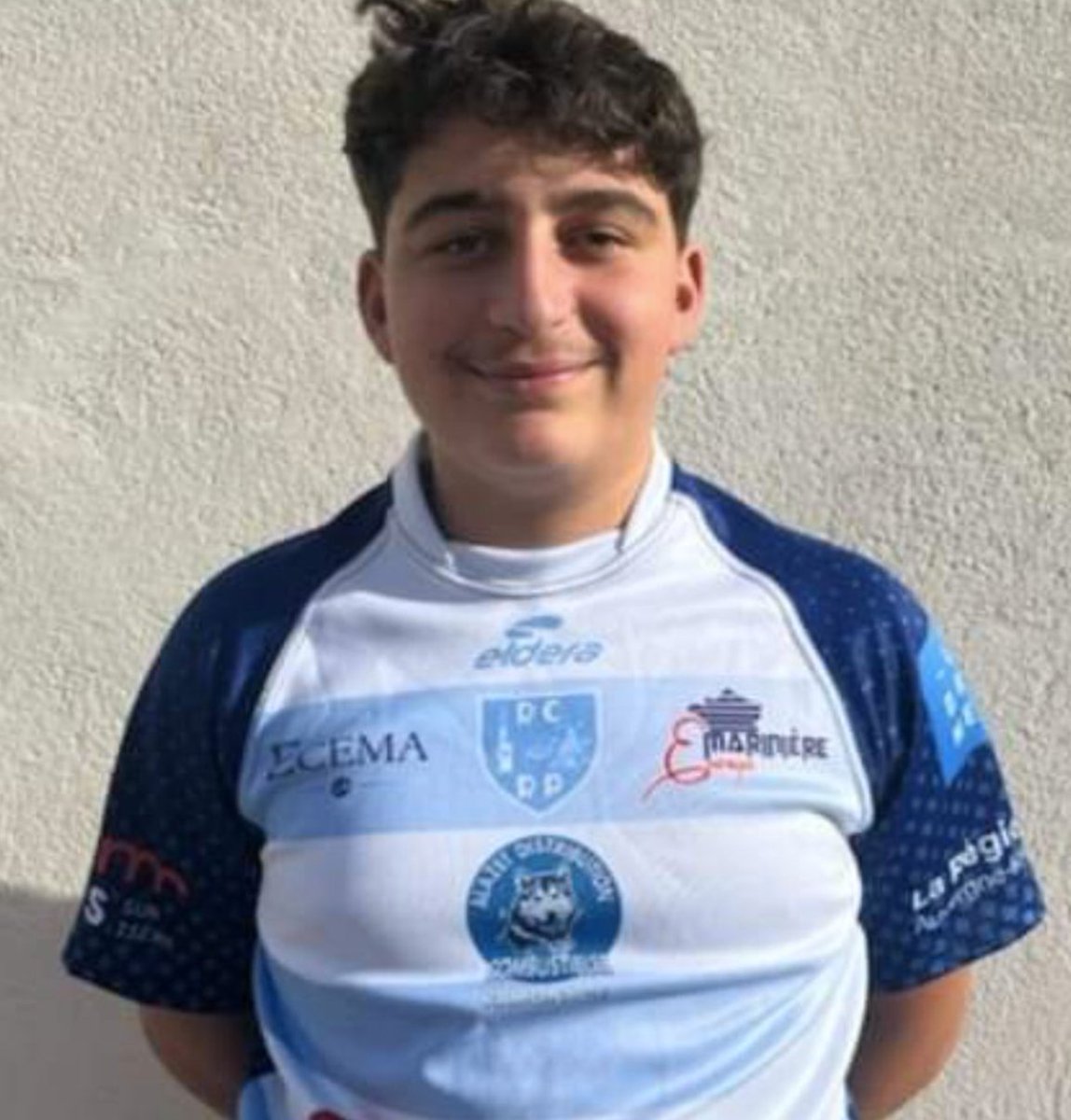 CensureSphere's tweet photo. #Crépol Thomas 16 ans rugbyman assassiné la nuit dernière lors d'une fête de village par une horde de racailles.
Il a reçu 2 coups de couteau, 1 à la gorge et l'autre au cœur. 17 blessés.
2 autres jeunes dans un état grave. Les meurtriers courent tjs
C'est sans fin.. #drome https://t.co/AKxB2Xydgb