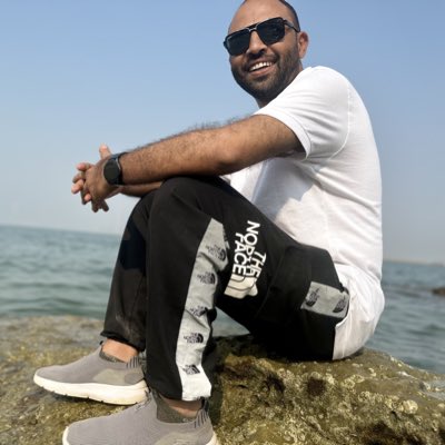Sprly1's tweet photo. د منزل نښـې ته به څوک ورسي
په ګرانو غرونو د ختو څوک دي

#NewProfiePic https://t.co/Q3jBRCW7KU