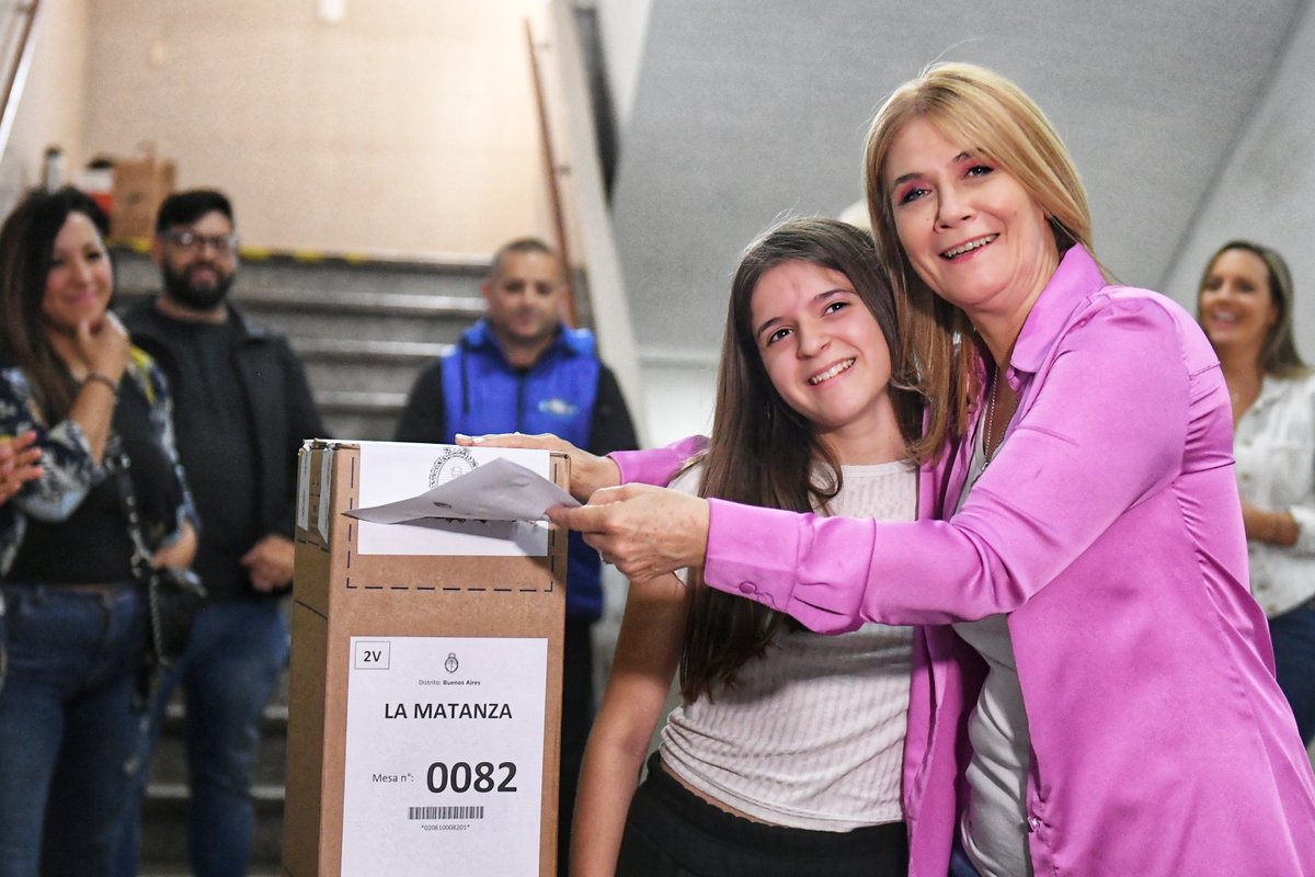 magariovero's tweet photo. Hoy decidimos el rumbo de nuestra nación.

Con optimismo, convicción y esperanza, volvemos a las urnas para seguir forjando un país más equitativo y justo para cada ciudadano/a.

Celebremos, en estos 40 años de democracia ininterrumpida, ejerciendo nuestro derecho al voto. 🇦🇷 https://t.co/wfDnhXKWNd