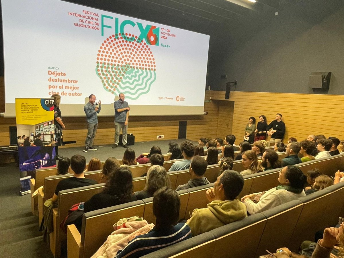 SCTAsturias's tweet photo. El director de Planificación de Formación Profesional, Javier Cueli, participó ayer en la presentación de distintos trabajos del alumnado del CIP Imagen y Sonido #CISLAN en el Festival Internacional de Cine de Gijón #FICX. https://t.co/CENajtX0Yy