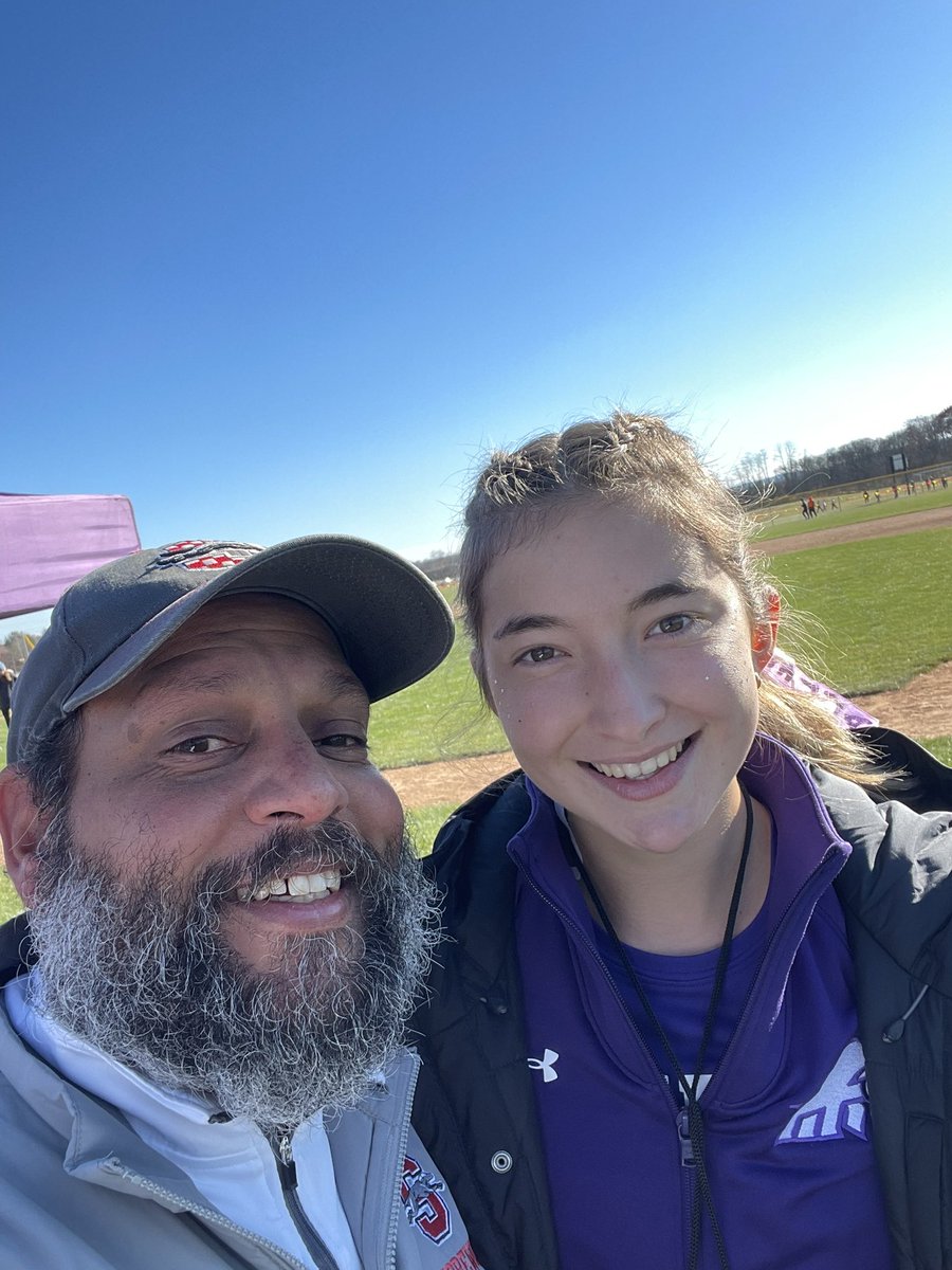 shsrunasone's tweet photo. Congrats to Bella Lozier on her 123rd place finish and a 33 second course PR at the NCAA D3 Nationals. Competing in her first national championship, Bella Lozier moved up throughout the race, passing 50 after the one-mile mark. She ran 22:42.0.@shsgreyhounds @ZacBellman_WNY https://t.co/T3VKb3MWz7