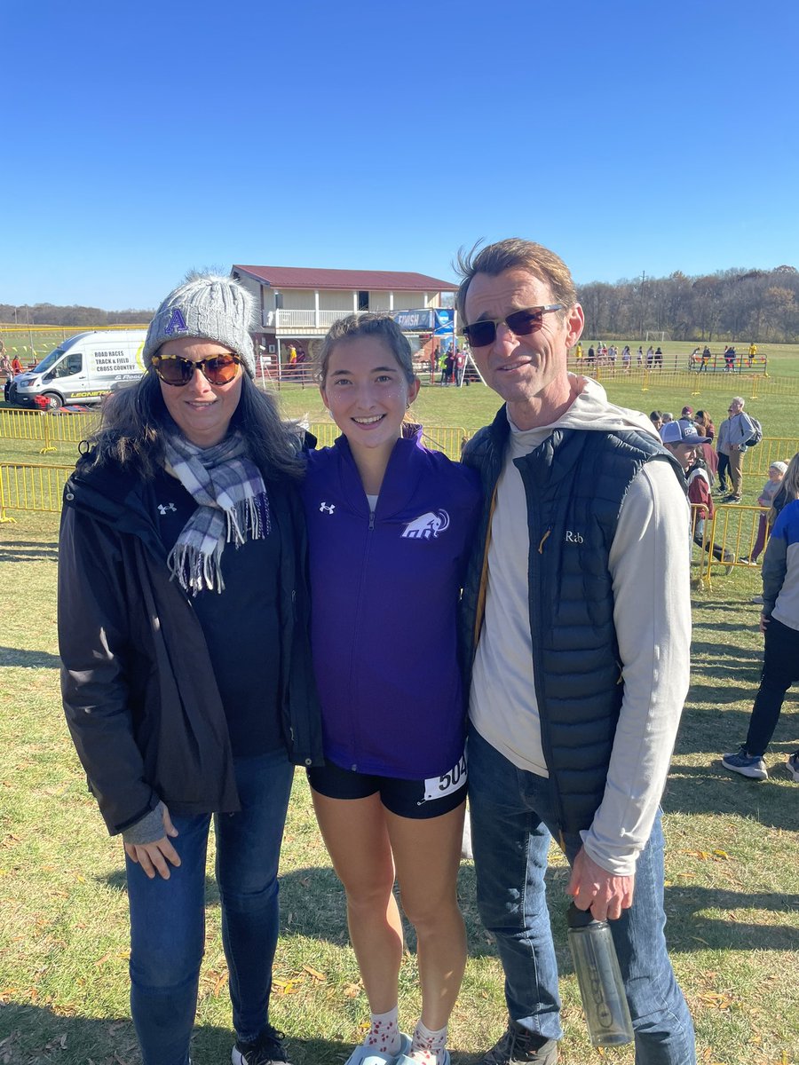 shsrunasone's tweet photo. Congrats to Bella Lozier on her 123rd place finish and a 33 second course PR at the NCAA D3 Nationals. Competing in her first national championship, Bella Lozier moved up throughout the race, passing 50 after the one-mile mark. She ran 22:42.0.@shsgreyhounds @ZacBellman_WNY https://t.co/T3VKb3MWz7