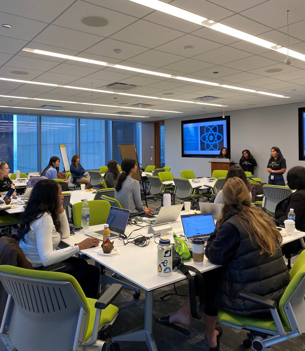 lifeatdeloitte's tweet image. Our #WomenInCoding Community (WinC) hosted a hackathon at our @DeloitteUS Chicago office!
✨ The hackathon sparked creativity + collaboration as teams worked together to build their webpages, inspired by our incredible judges, Erin and Kavitha!