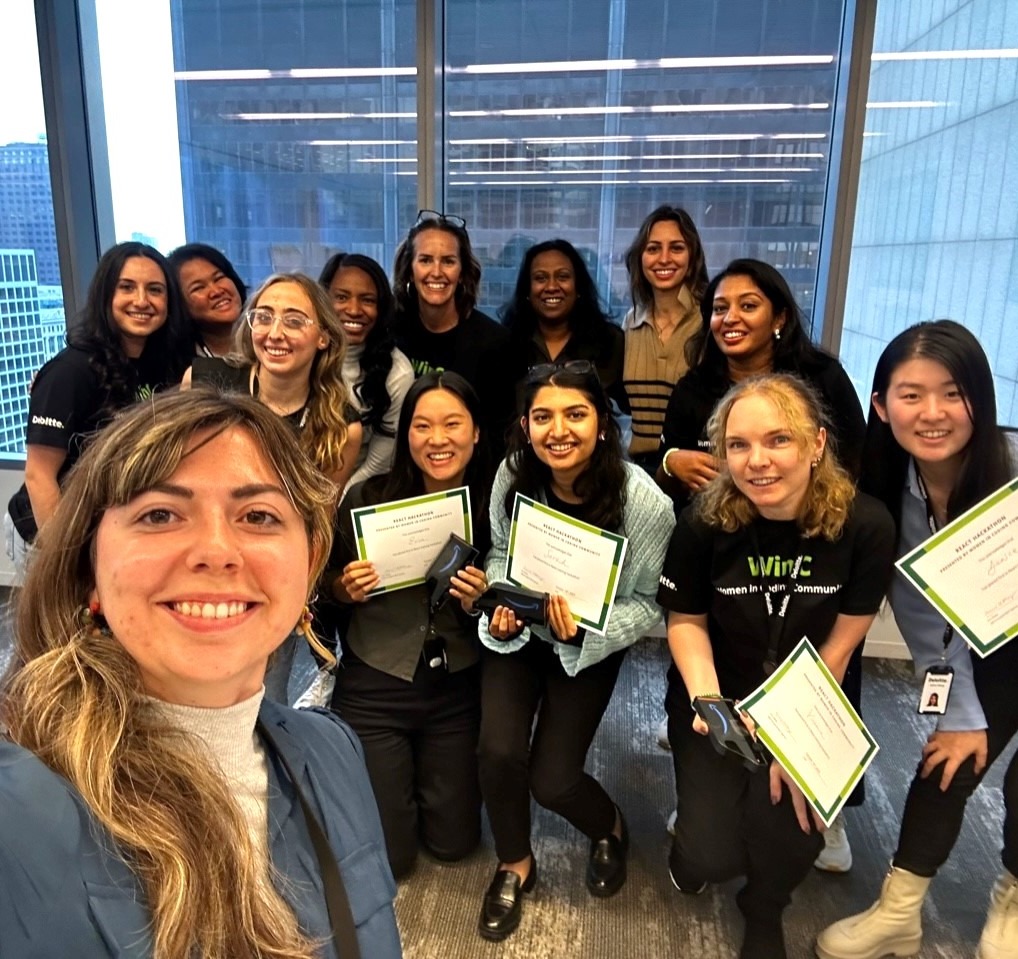 lifeatdeloitte's tweet image. Our #WomenInCoding Community (WinC) hosted a hackathon at our @DeloitteUS Chicago office!
✨ The hackathon sparked creativity + collaboration as teams worked together to build their webpages, inspired by our incredible judges, Erin and Kavitha!