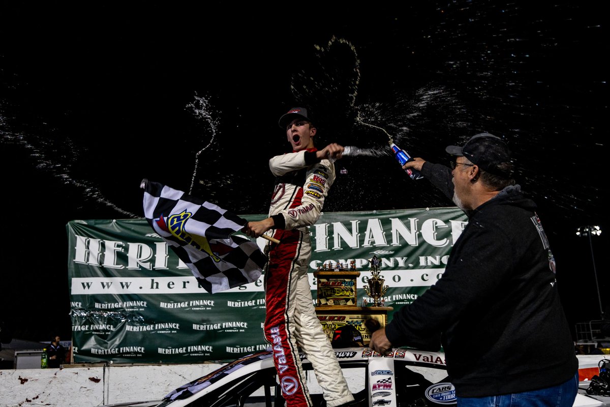 NASCARRegional's tweet photo. Feeling a sense of Déjà vu. How about you, @KadeBrownRacing? https://t.co/aoCyqBeH9T