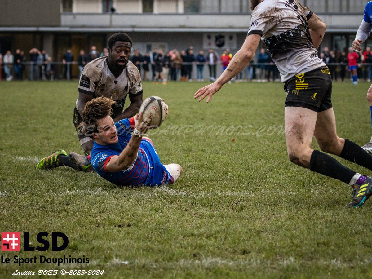 SportDauphinois's tweet image. #Photos #Rugby #Fed3 #RCSJ #fcarugby
Retrouvez les photos du match de FED3 opposant St Jean de Bournay à Aix les Bains sur notre page Facebook  et site web.
Victoire sur le fil 19/16 des St Jeannais
