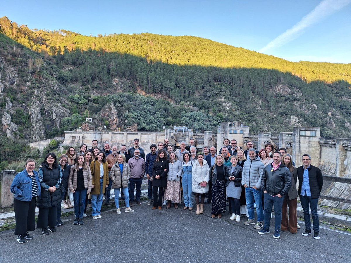 Siempre es un placer compartir tiempo con los compañeros y más si es en sitios así. Maravillosa la Ribeira Sacra en una tarde de visita a la presa  de Santo Estevo de <a href="/iberdrola/">Iberdrola</a> #AcometOurense <a href="/acomet_web/">ACOMET</a>