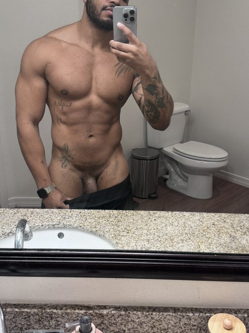 It me https://t.co/LaqePC8Muz