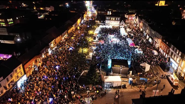 Just a week until St Neots looks like this! Are you planning to go? Lots of the shops will be doing something fun too so don’t forget to visit them as well as the visiting stalls. Advice for first timers is that it’s rammed just before the fireworks then immediately empties out.