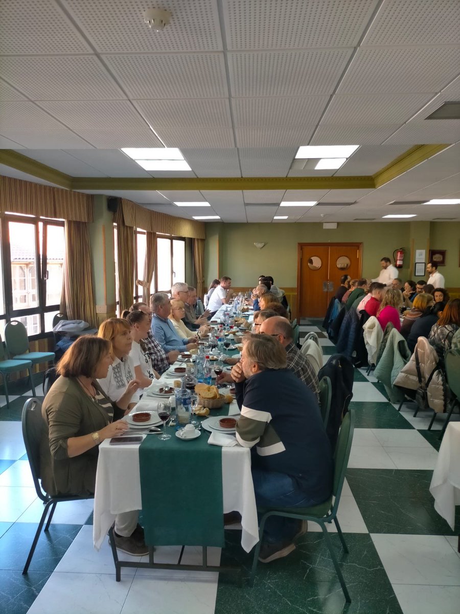 PAsturianu's tweet photo. ¡Apoteósica #IIFOLIXADELPOTE!🔝
Extraordinaria experiencia gastronómica.
Mil gracias al gran equipo #LAALLANDESA😍
Próximos días publicaciones de los potajes tomados, ¡Tengo material para una semana!😋
#IIFolixaDelPote #PoteAsturianu #Allandesa #CaldoBerzas #Potaxe #Potaje https://t.co/iG6cGatCsE