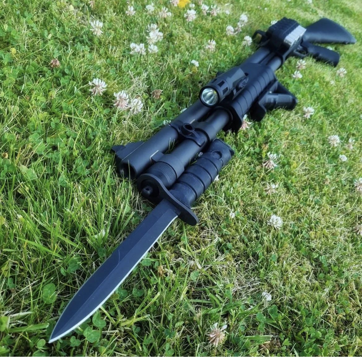 MossbergCorp's tweet photo. First word that comes to mind when you see this image?
Let’s hear it! #Mossberg #Mossber590 #Mossberg590A1 https://t.co/lEGSAccafF