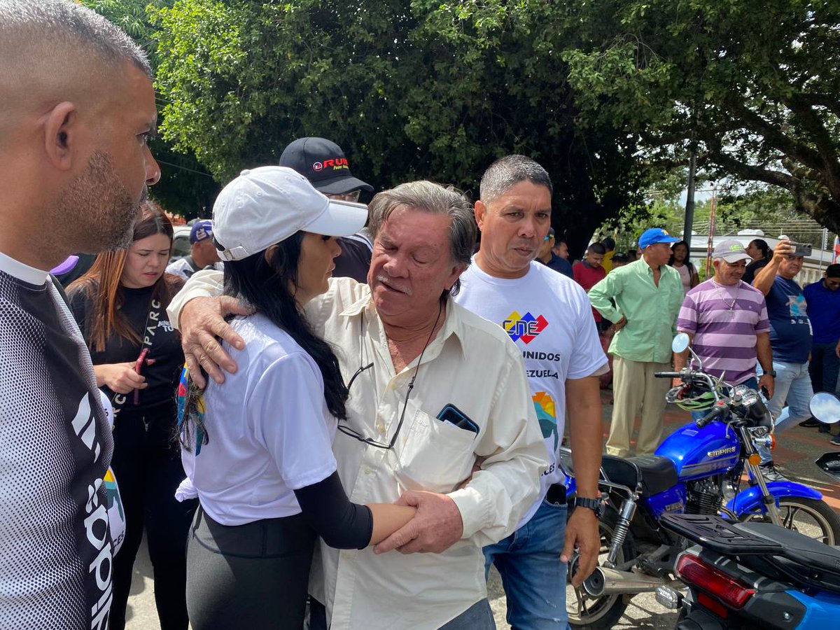 sulmeavila's tweet photo. #19Nov Hoy desde San Juan de los Morros una vez demostrando el compromiso que tenemos por nuestro País #Venezuela #Voto5vecesSi porque la Voz de Venezuela Retumba desde el Esequibo.  #Simulacro @CambiemosMC https://t.co/AePqkum7Vl
