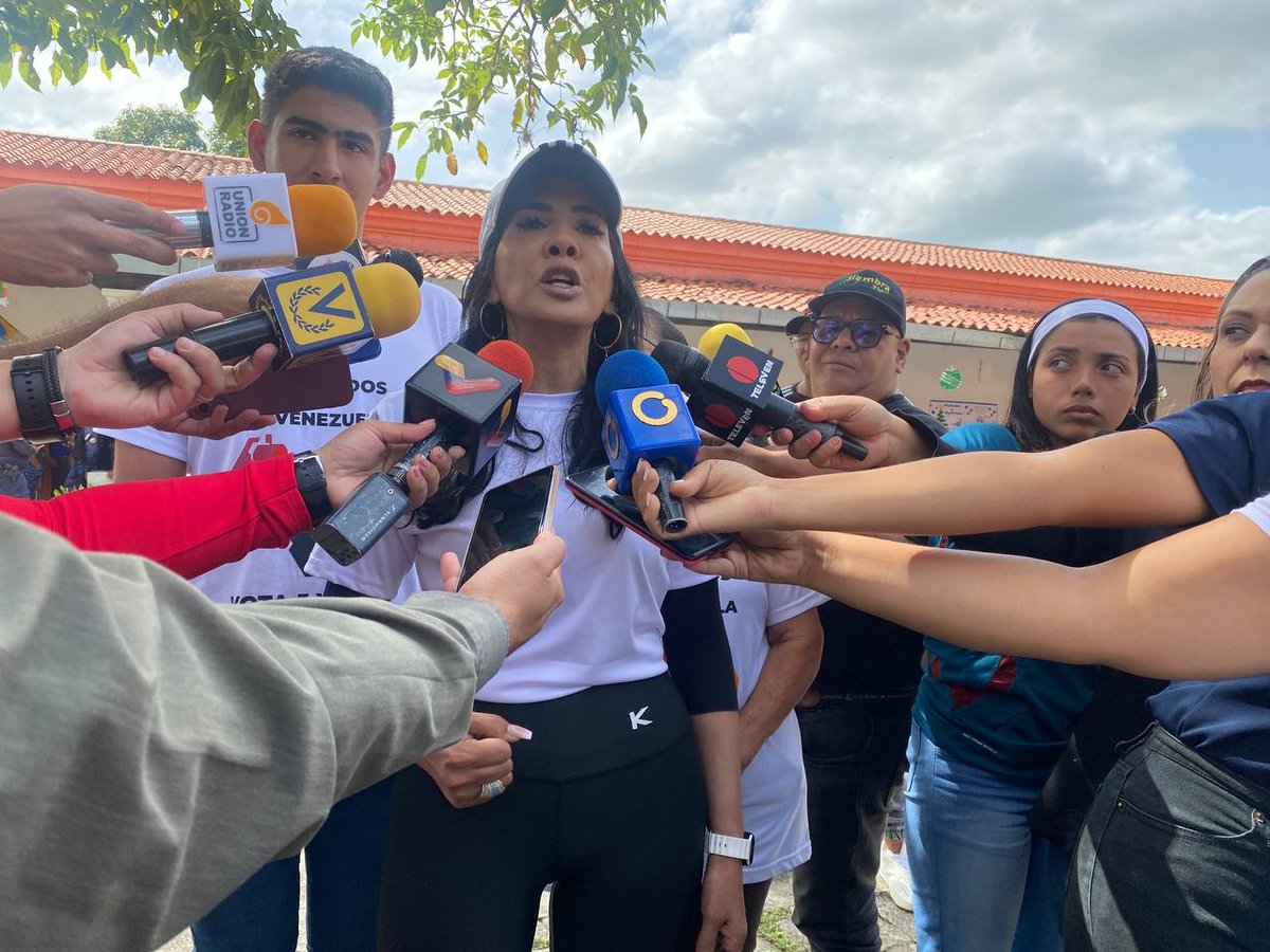 sulmeavila's tweet photo. #19Nov Hoy desde San Juan de los Morros una vez demostrando el compromiso que tenemos por nuestro País #Venezuela #Voto5vecesSi porque la Voz de Venezuela Retumba desde el Esequibo.  #Simulacro @CambiemosMC https://t.co/AePqkum7Vl