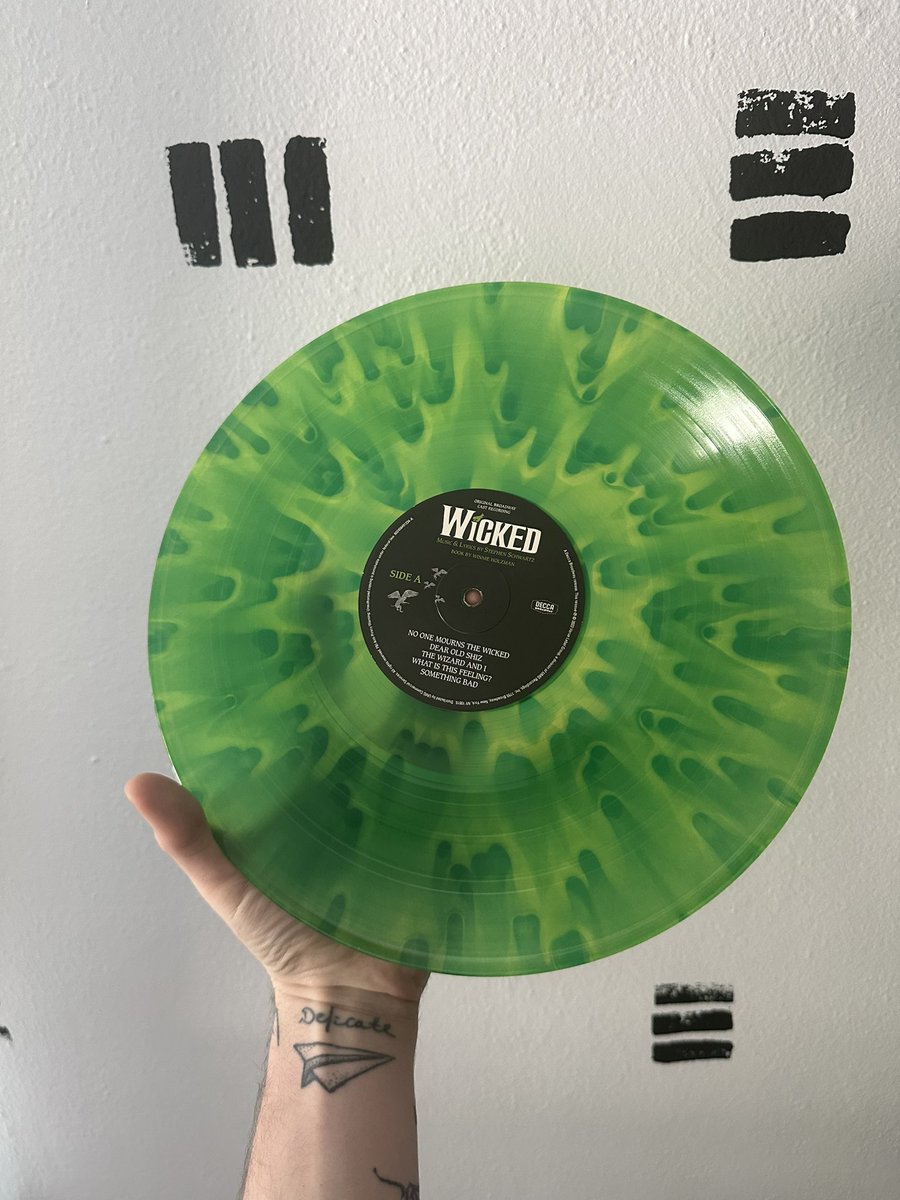 _DavidArthur's tweet photo. The new @WICKED_Musical vinyl slaps https://t.co/jpRgYkPLIo