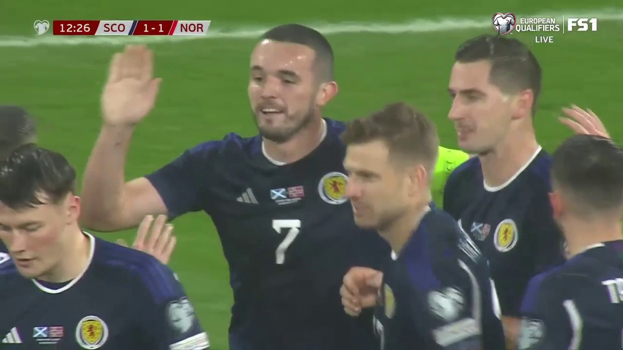 John McGinn makes no mistake from the spot for Scotland 🏴󠁧󠁢󠁳󠁣󠁴󠁿