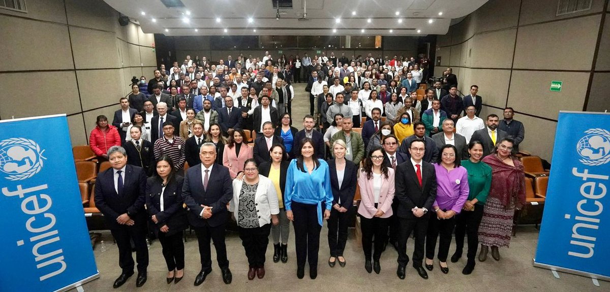 SEP_mx's tweet photo. #SEPInforma🗞️

En coordinación con @UNICEFMexico lanzamos la segunda versión de la plataforma digital Pasaporte al aprendizaje offline, para apoyar a docentes y estudiantes de Educación Media Superior con contenidos educativos de manera gratuita.

🔗 Conoce más: 
https://t.co/hbAr8D3inx