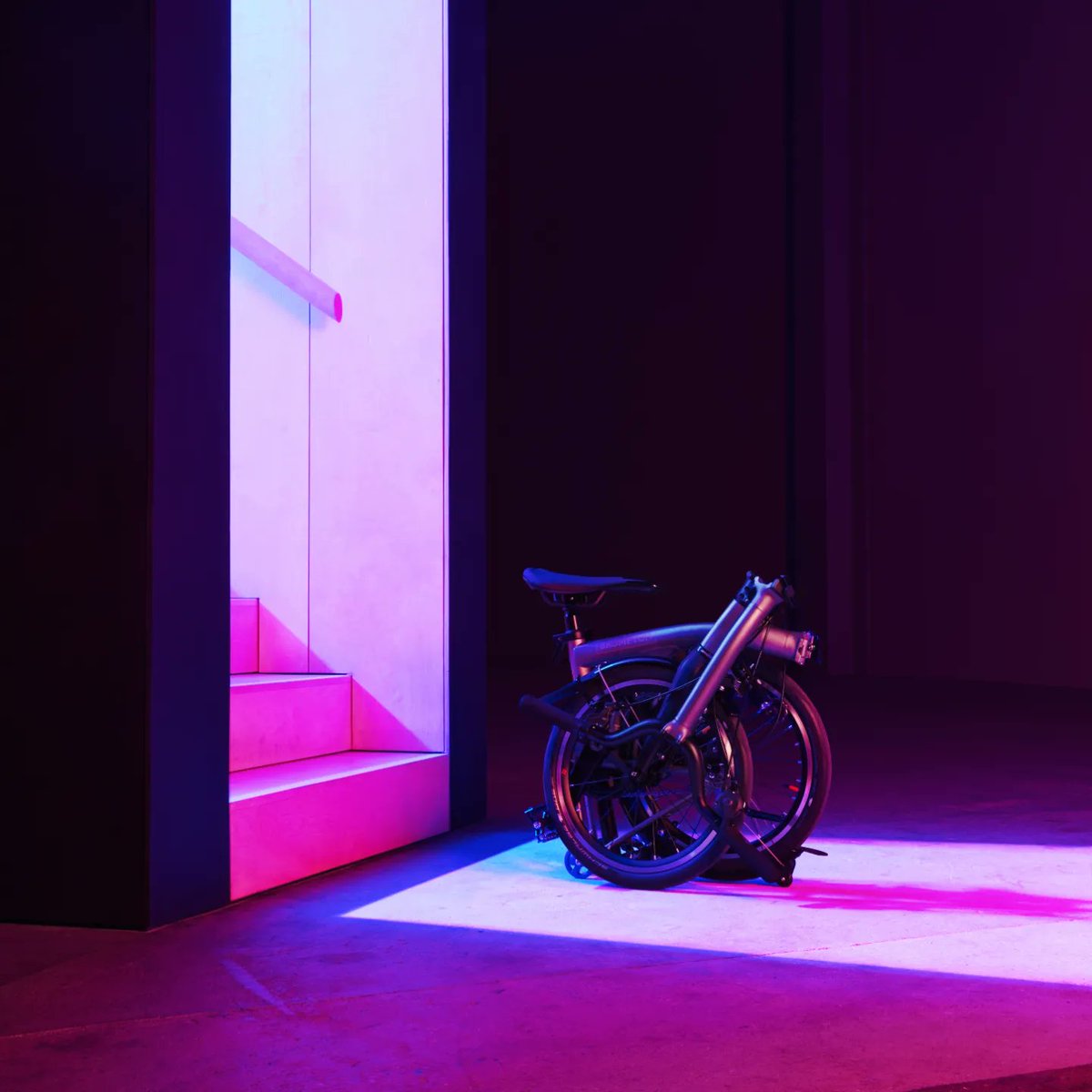 Cycle Heaven (@cycleheaven) on Twitter photo It's here! <a href="/BromptonBicycle/">Brompton Bicycle</a> T Line - the LIGHTEST Brompton bike ever made. Ultra strong, with carbon throughout. Get it before it floats away.... ☁️
#bromptonbikes #bromptontline #foldongbike It's here! <a href="/BromptonBicycle/">Brompton Bicycle</a> T Line - the LIGHTEST Brompton bike ever made. Ultra strong, with carbon throughout. Get it before it floats away.... ☁️
#bromptonbikes #bromptontline #foldongbike