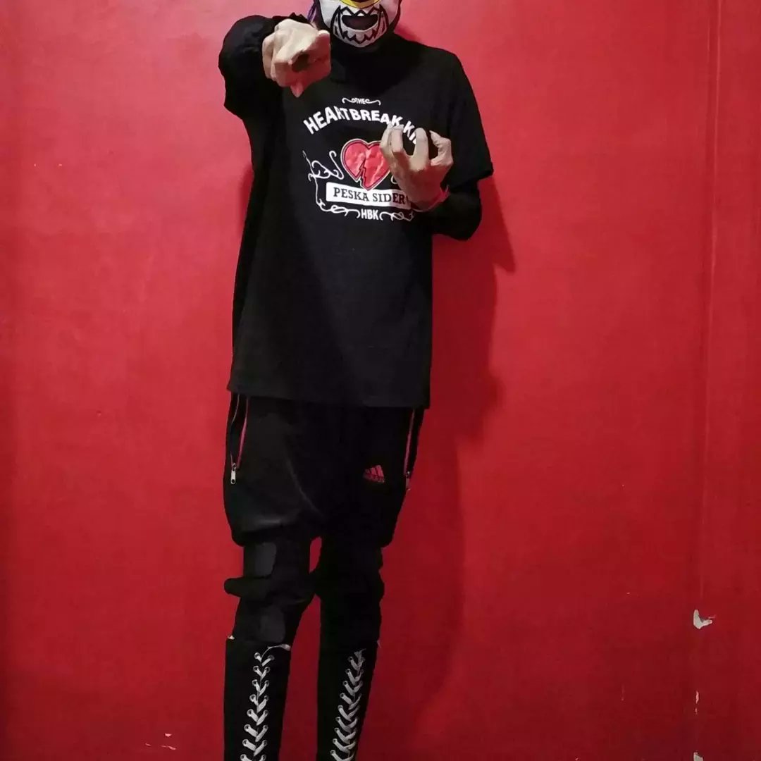 PESKASIDER_305's tweet image. #luchando de #streaming