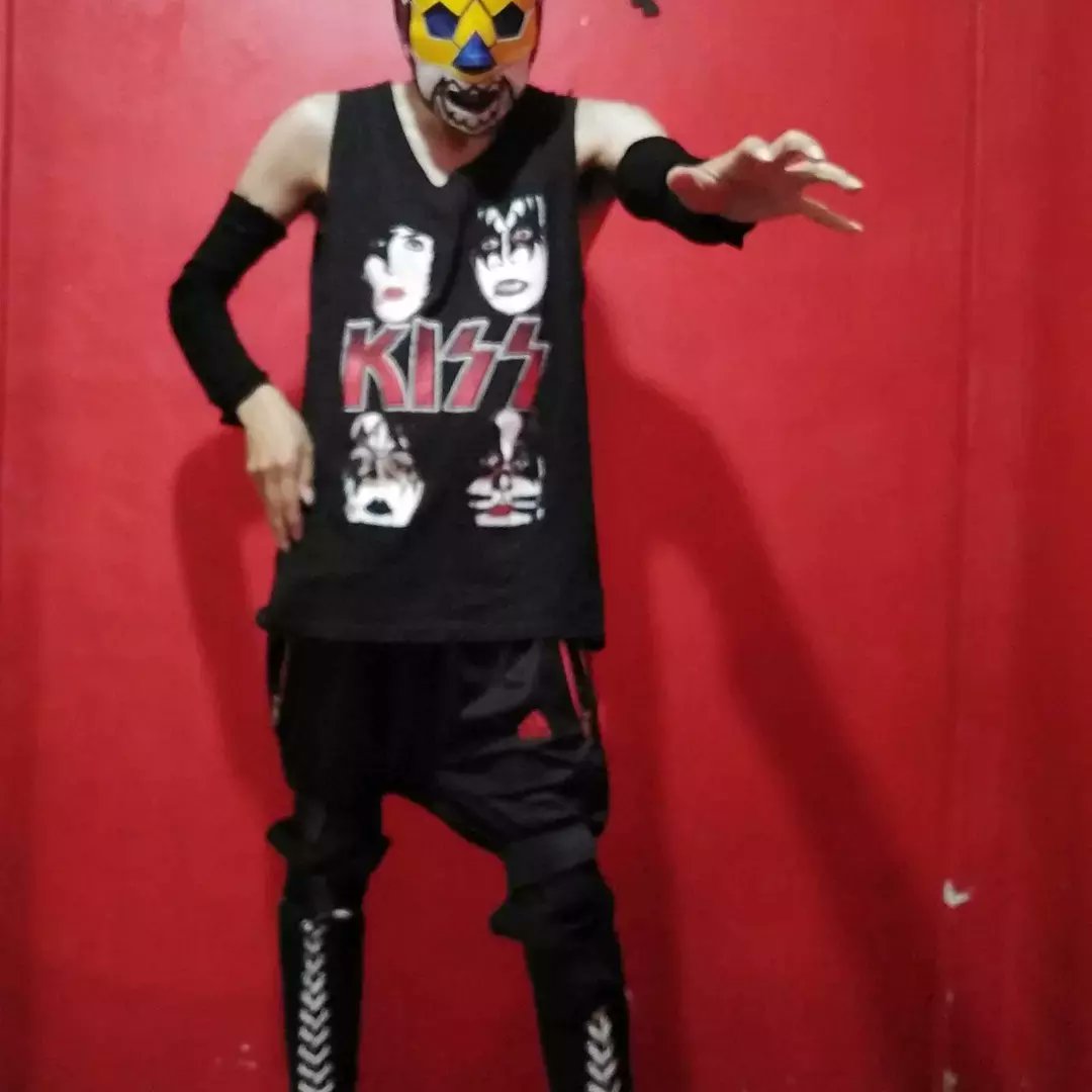 PESKASIDER_305's tweet image. #luchando de #streaming