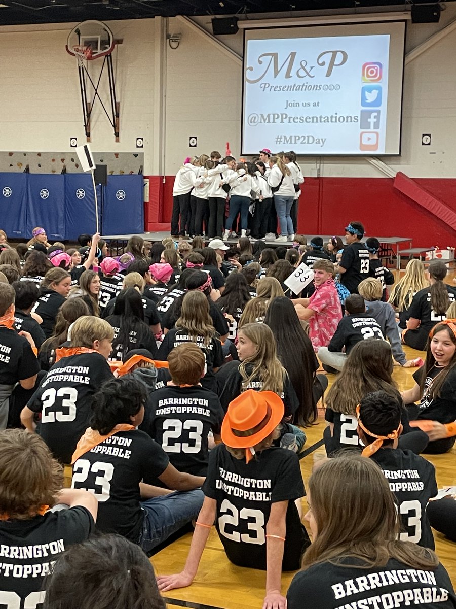 Huge thanks to @MPPresentations for making Snowflake 2023 a memorable & impactful event for our students! Shout out to SLT & 175 high school small group leaders for bringing positive energy & enthusiasm to the Prairie & Station Snowflake events! @BarringtonHS220 #Unitedfor50