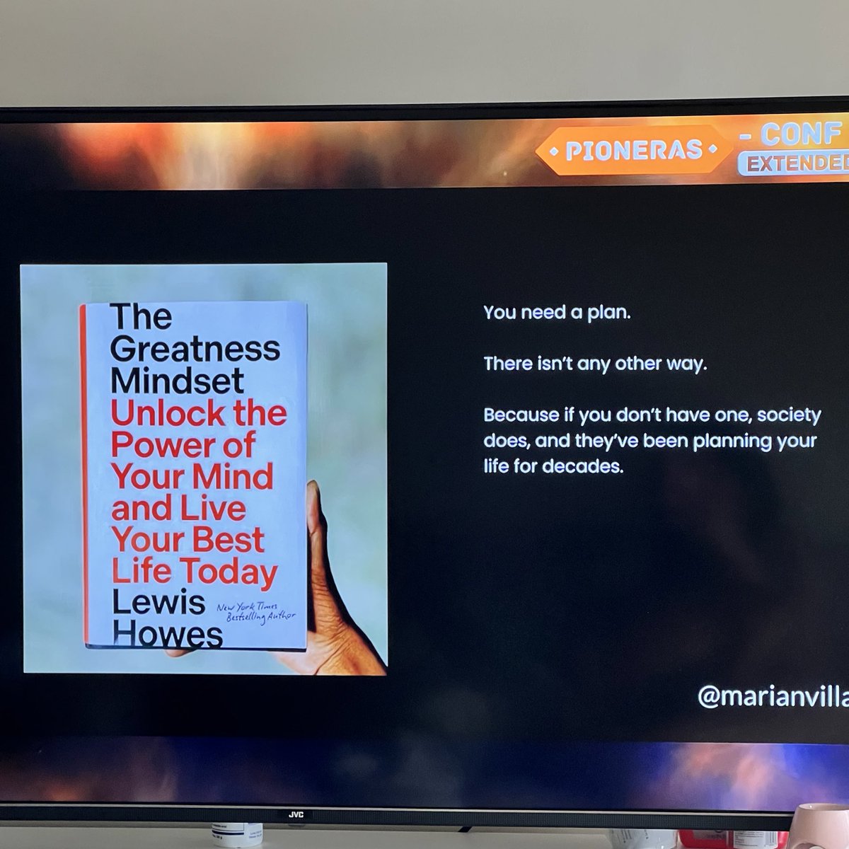 marcelimxo's tweet photo. Parte de los recursos y conocimientos compartidos en la PionerasConf Extended 🧡 Me encantó ver a amigas y conocer a otras colegas que están haciendo cosas geniales en tecnología. Mil gracias por brindar estos espacios @pionerasdev @Mteheran https://t.co/GZGTB35Xhd