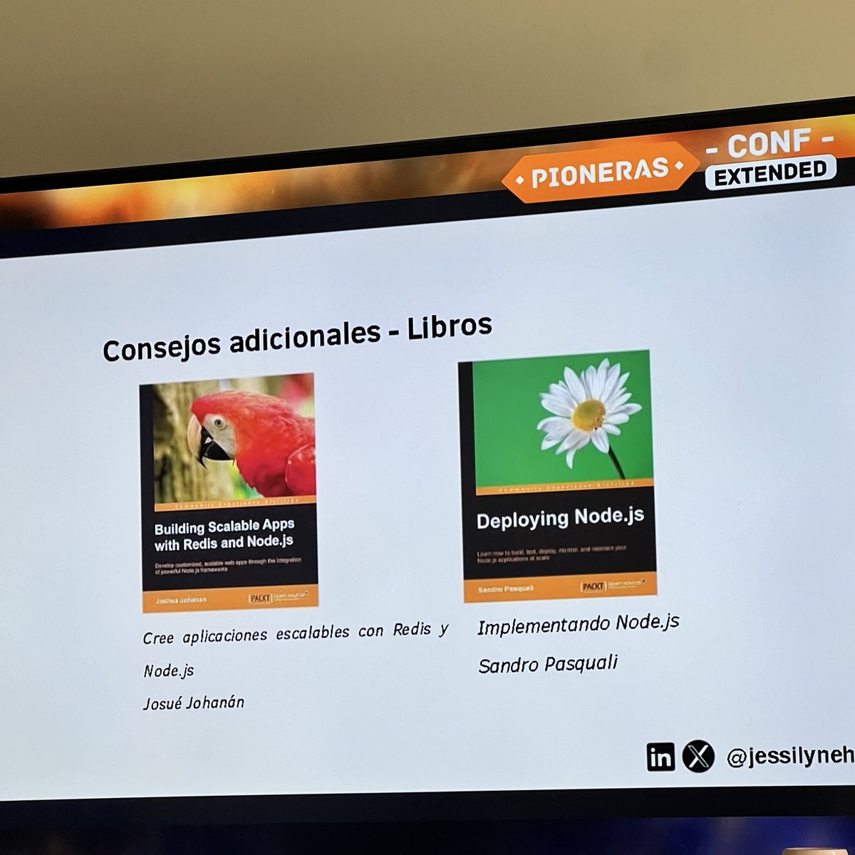 marcelimxo's tweet photo. Parte de los recursos y conocimientos compartidos en la PionerasConf Extended 🧡 Me encantó ver a amigas y conocer a otras colegas que están haciendo cosas geniales en tecnología. Mil gracias por brindar estos espacios @pionerasdev @Mteheran https://t.co/GZGTB35Xhd