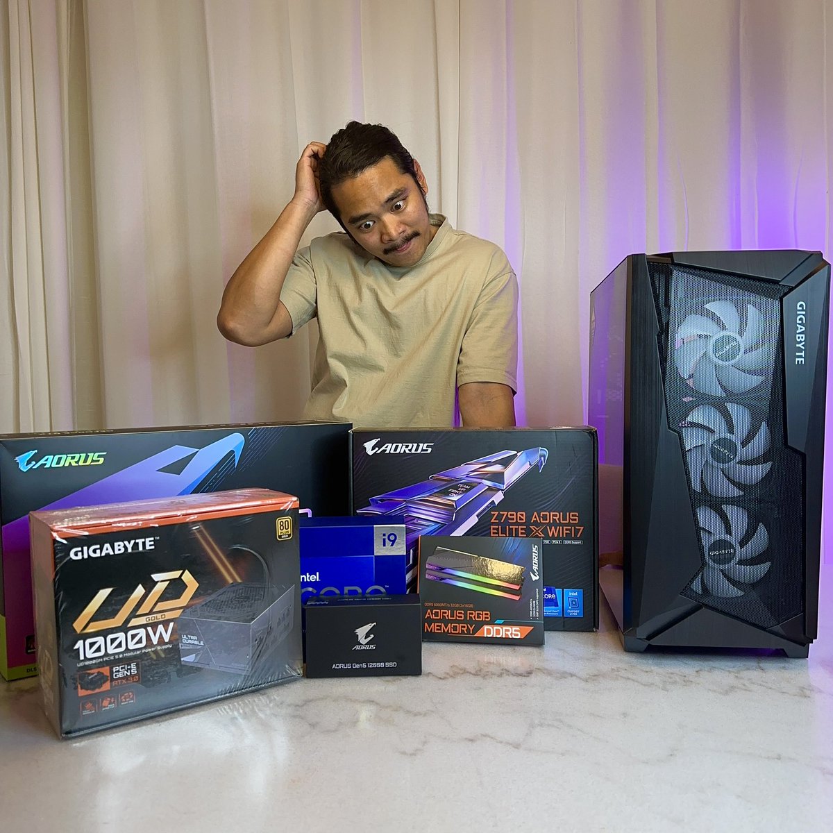AorusOfficial's tweet image. We sent Dino parts to build his first ever PC! We made a deal and if he can get it up and running by the end of the series, we’ll GIVE IT AWAY! 🙌
Keep an eye out for the rest of the series to see how this goes.. 😂

Check the link here to enter the giveaway! 👉…