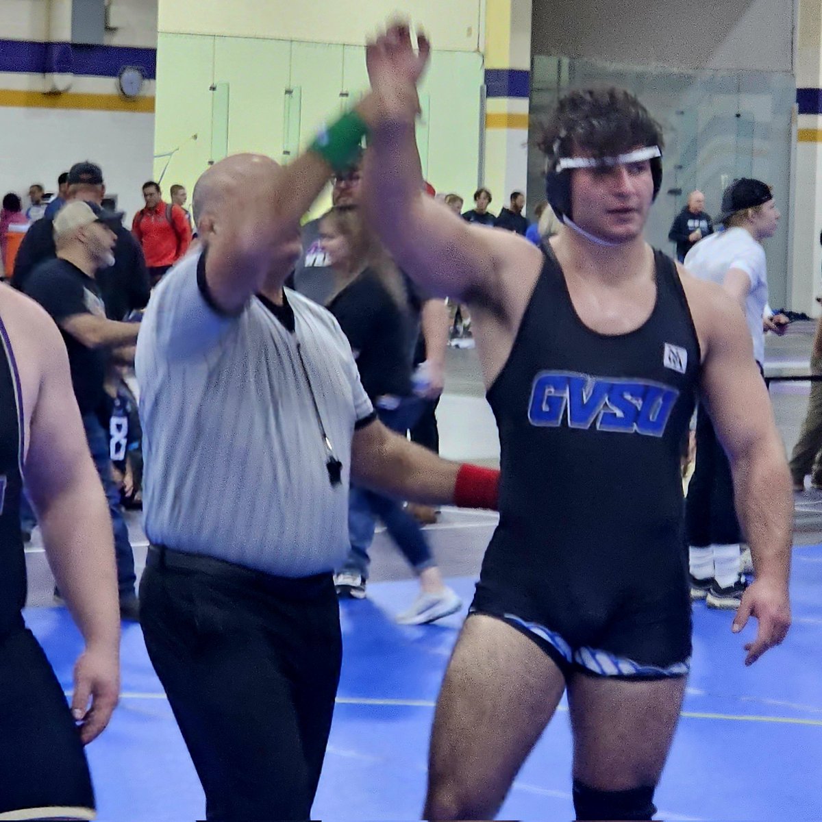 GVSUWrestling's tweet photo. Champ. Round 2 - Anthony Coleman (Grand Valley State University Wrestling Club) won by decision over Dawson Ransom (Albion) (Dec 13-8)
#AnchorUp #anchored https://t.co/JRk35dxGFb