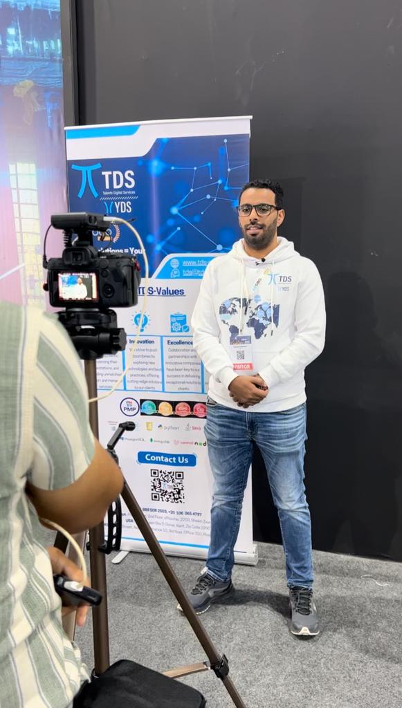TDSTalents's tweet photo. TDS family members Hassanien Abdelkader cooking up for something special at Cairo ICT . Stay tuned!

#cairoict2023 #cairoict #cairo #technology #odoo #egypt #TDS #team #odoogoldpartner #software https://t.co/DREsBJSZ1q