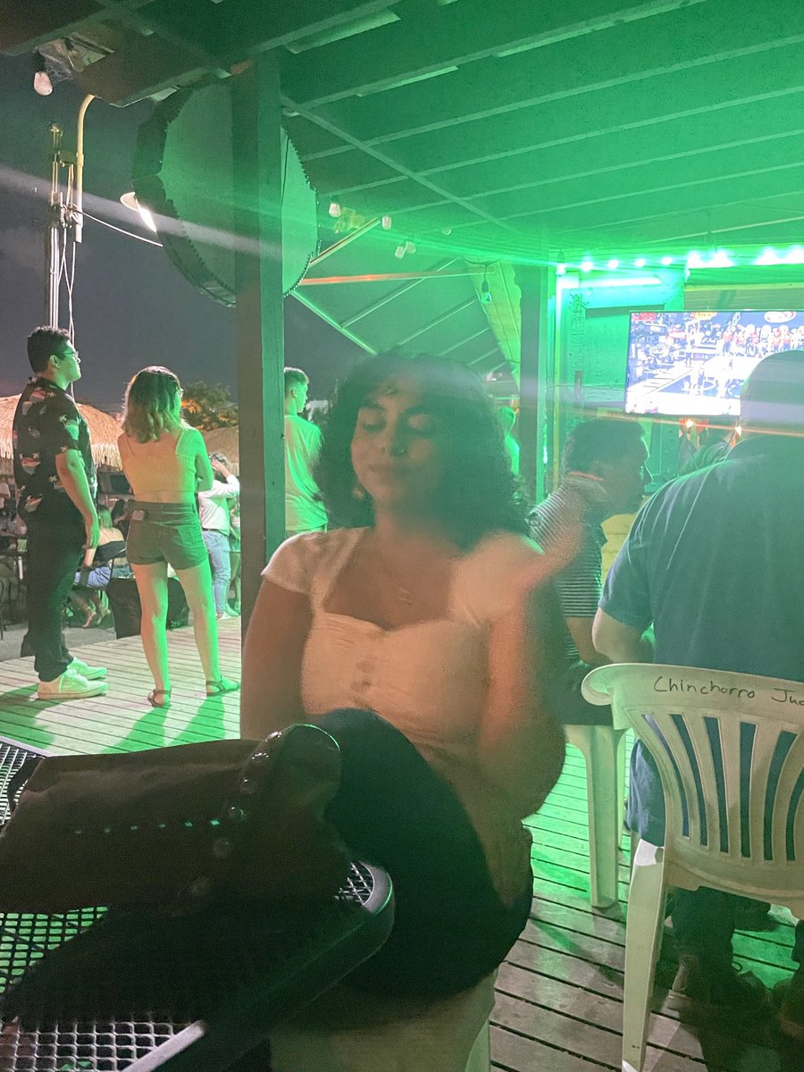 ssaaamantha4's tweet photo. ✨🕯️hiyaaa!!  vamos a comenzar un hilo de nuestras fotos preferidas de (o con) Aria. tanto la familia como sus amistades queremos recordarla a través de sus mejores vivencias, verla riendo, bailando, celebrando y existiendo.. aquí algunas de mis mejores experiencias con Aria. 🧵 https://t.co/CK4p5kBTzw
