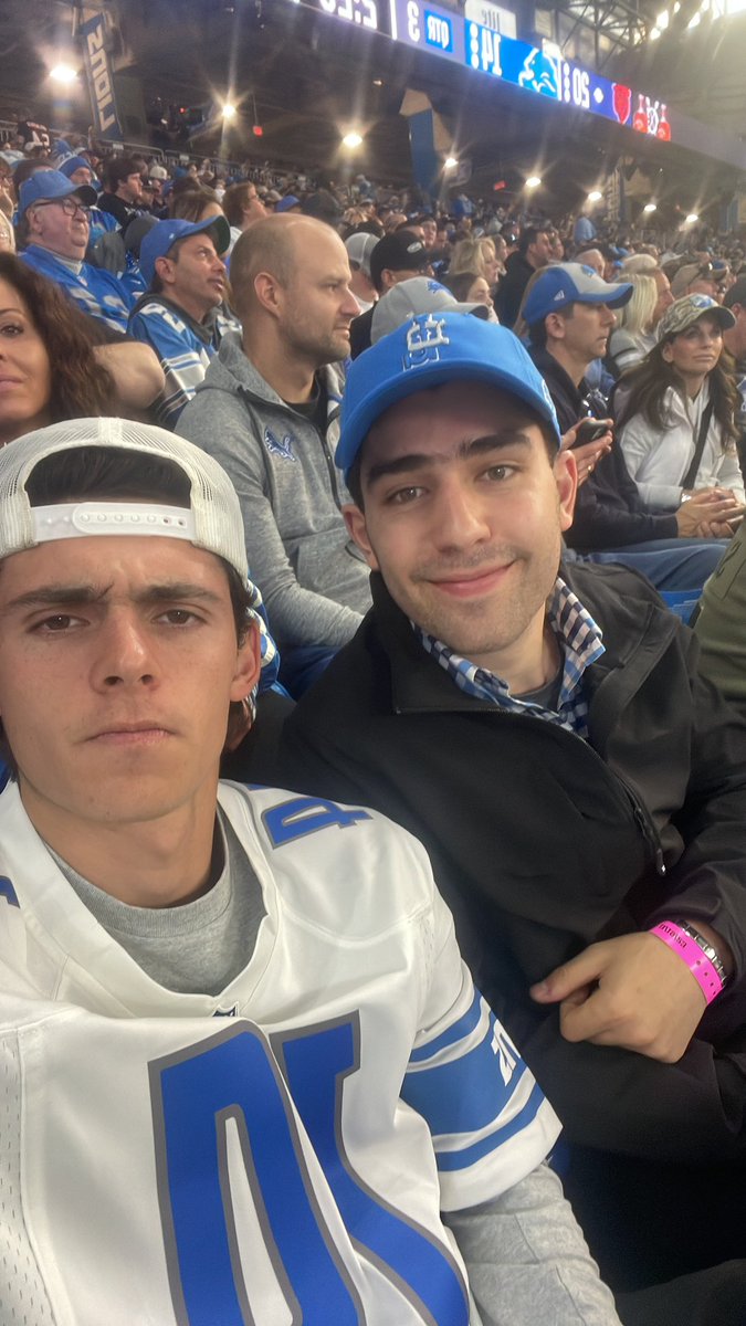 rafadelagarzag's tweet photo. #onepride https://t.co/KqKtGepNnC