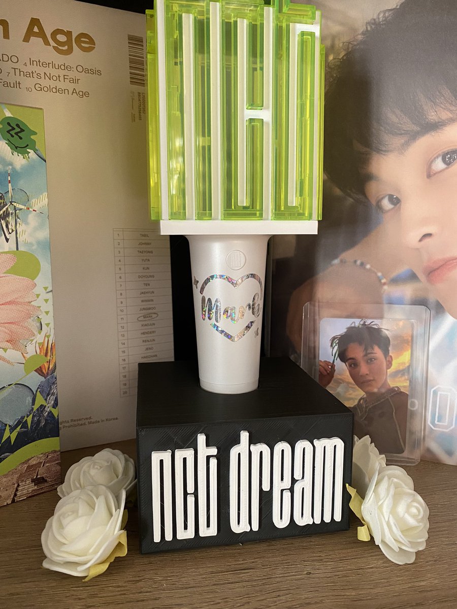 Delantzara's tweet photo. Ma soeur et moi on s'amuse à créer des petites choses sur ce qu'on aime (kpop pour moi, hp/marvel pour elle) et on s'est associée pour créer notre insta si vous voulez nous suivre ♡

Si certains veulent un support de lightstick, je prends les commandes ♡ Infos et dm sur insta♡ https://t.co/tQtNXids8c