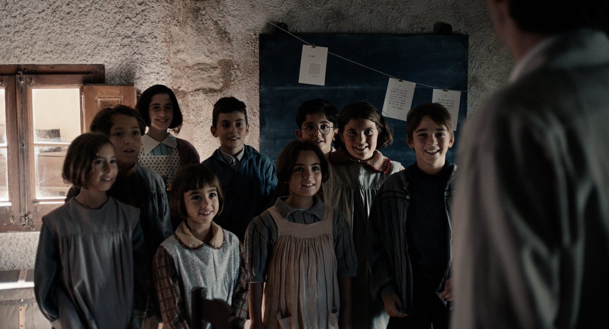 punsix's tweet photo. M’hauria agradat tenir un mestre com l’Antoni Benaiges. “El mestre que va prometre el mar” de @patifont, amb producció de @Pacoescribano traspua tanta humanitat com senzillesa. Gent de @filmax i @MinoriaAB, @lastormedia porteu-la a totes les sales que a l’Alt Empordà l’esperen. https://t.co/W5aUoV71a6