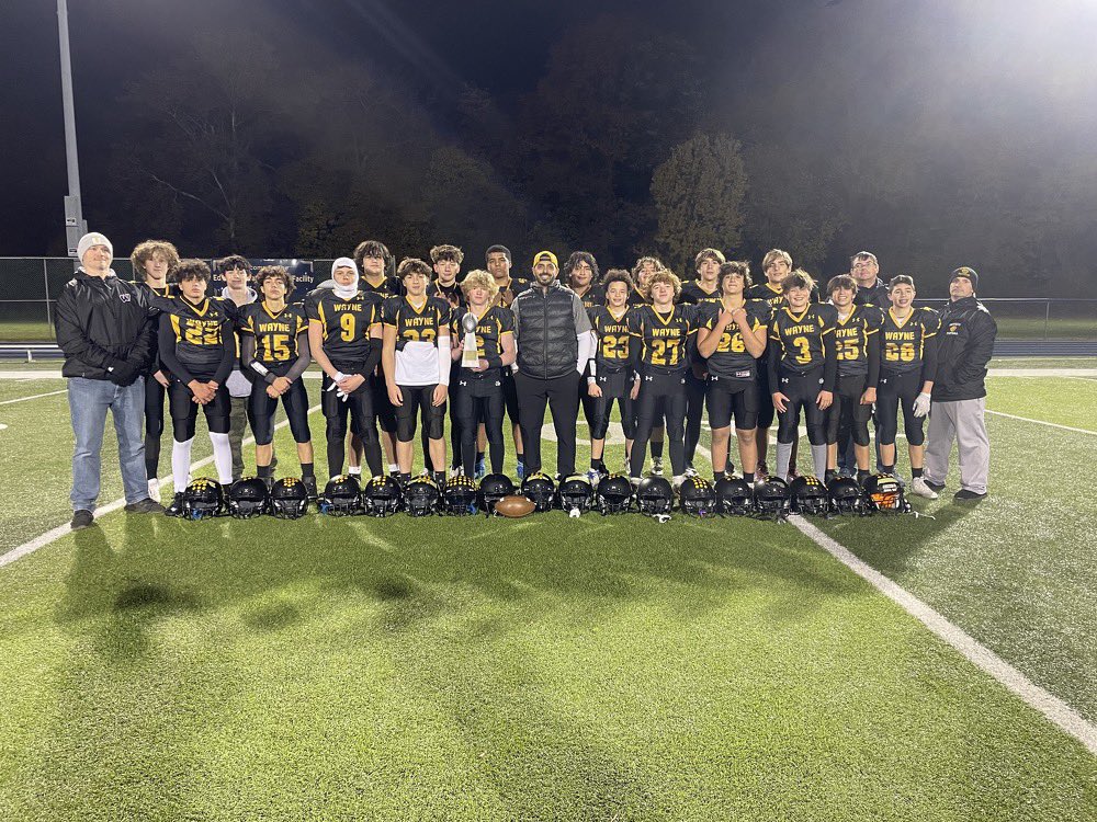 EthanZacharski's tweet photo. Round 2 of playoffs 
Division Championship vs Patterson
34-0 Wayne 14u 
10-0 https://t.co/sXsE4hKmrc