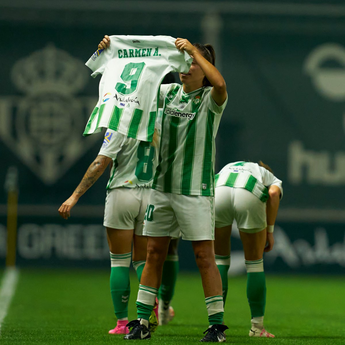 RealBetisFem's tweet photo. 👉🏼👕💚

¡Otra más por ti, @Carmeen_as11! 👏🏼

#RealBetisLevanteLP #LigaF https://t.co/0jMPjsao1J