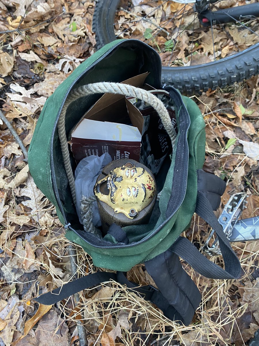 frb_log's tweet photo. Today was a scary day for me. I was accidentally dropped on @nvhhh trail, found by a complete stranger and rescued by Munchbox. Please, don’t do this to me again. https://t.co/H79W57mb8m