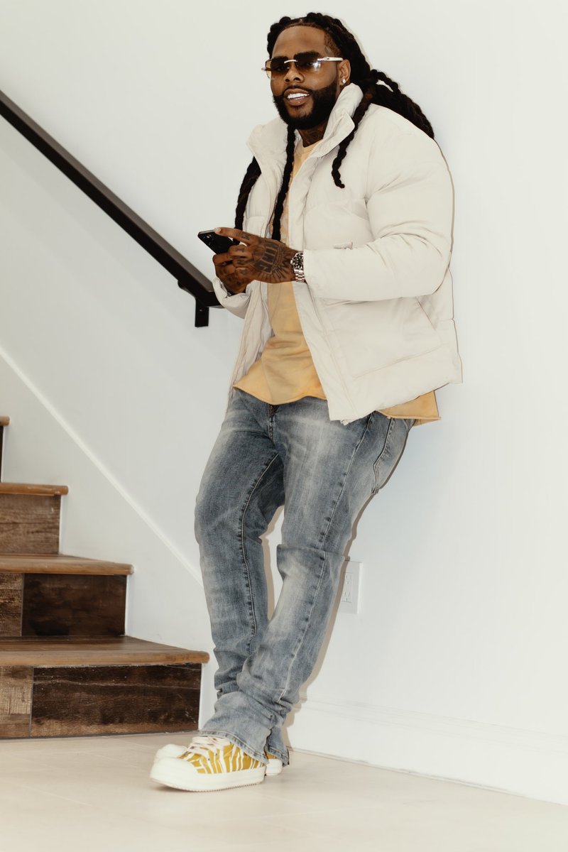 iamsteeezy's tweet photo. ⚡️ make it count https://t.co/vRtaO1glLK