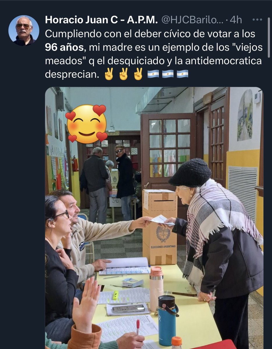 cristiancim's tweet photo. Voy a hacer un hilo con la gente de más de 90 años que me crucé acá y que hoy se puso la Patria al hombro y fue a votar. A todos y a todas GRACIAS 🇦🇷❤️ https://t.co/AgCYZEP167