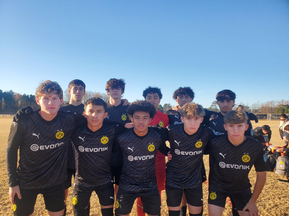 Starting 11 against Mako Soccer Club!
6-1 😤😤
<a href="/ajdj_2019/">Adrian Garcia Jr.</a> <a href="/ZanderKennedy16/">Zander Kennedy</a> <a href="/ZachJSimmons12/">Zacharie J Simmons 2024 Howard University Commit!!</a> (⚽️) <a href="/EmilianoMondr20/">Emiliano Mondragon</a> <a href="/_makelmitchell_/">Makel Mitchell ‘24</a> (⚽️)<a href="/Kaleb_3_4/">Kaleb Arredondo</a> <a href="/sawyer_giles/">Sawyer Giles</a> <a href="/deLeeuwkclv/">deLeeuw</a> <a href="/GiovaniL109/">Giovani Lopez</a> <a href="/DeleeuwLandon/">Landon Deleeuw</a> (⚽️) Aitor Scholl (⚽️)
<a href="/Sam07149779/">Sam Rincon</a> (⚽️⚽️)