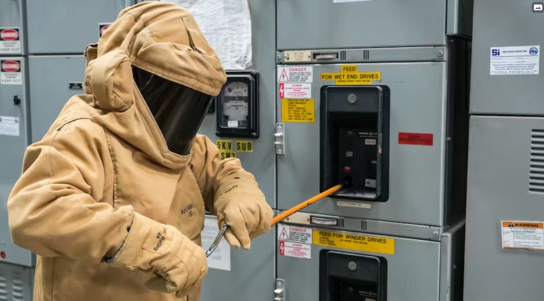 Good article on being a qualified electrician from #ecmmagazine

ecmweb.com/test-measureme…

#FerretTools #FerretInTheNews